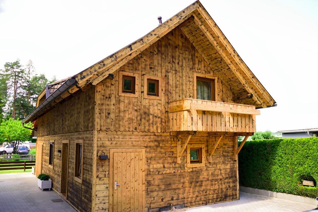 Apart of me Ferienhaus Faaker See Villach Buitenkant foto